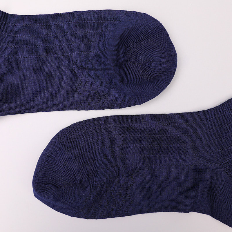 Calzini da uomo casual morbidi cuciti a mano con motivo circolare a righe verticali della collezione Modal WSD2802