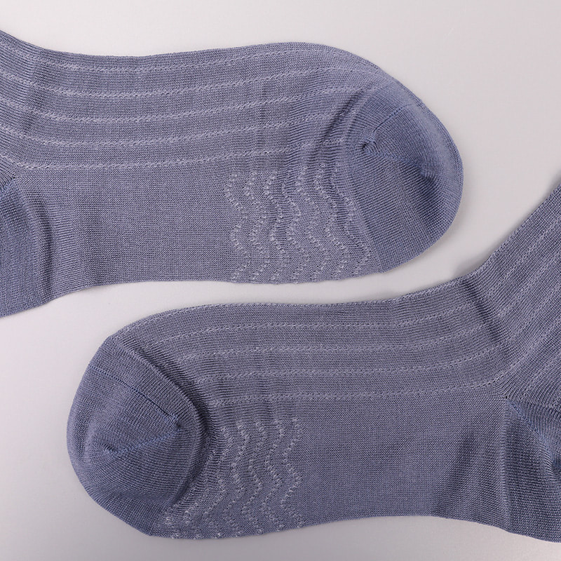 Calzini da uomo casual morbidi cuciti a mano con motivo circolare a righe verticali della collezione Modal WSD2802