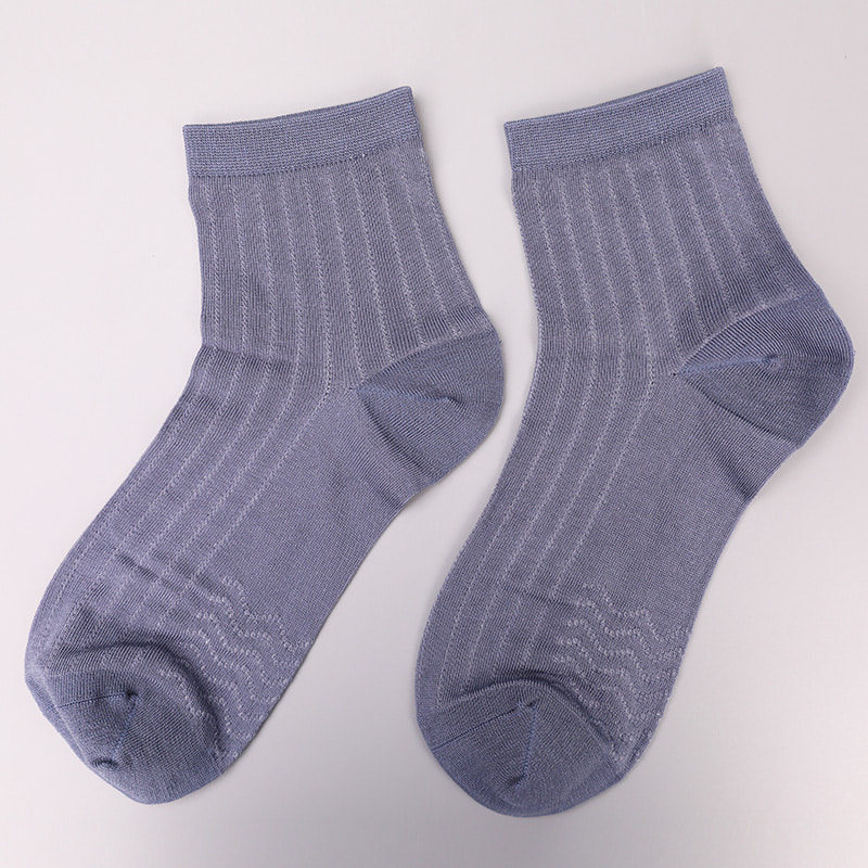 Calzini da uomo casual morbidi cuciti a mano con motivo circolare a righe verticali della collezione Modal WSD2802