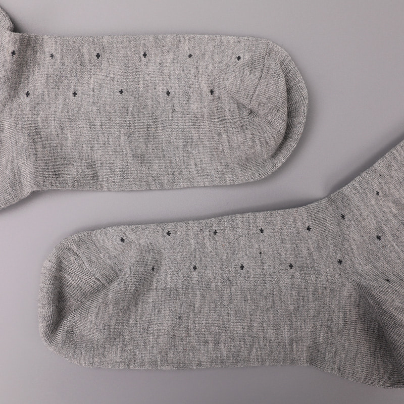 Ammoniaca avvolta in morbido nylon di seta filata, calzini da uomo spessi invernali invisibili a forma di diamante a piccoli punti jacquard cuciti a mano WSD2851