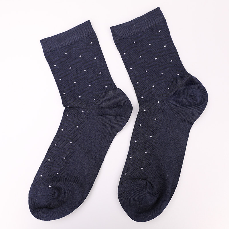 Ammoniaca avvolta in morbido nylon di seta filata, calzini da uomo spessi invernali invisibili a forma di diamante a piccoli punti jacquard cuciti a mano WSD2851