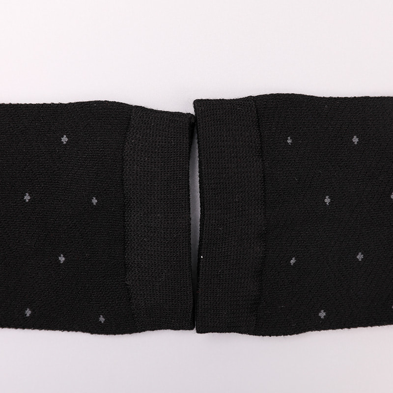 Ammoniaca avvolta in morbido nylon di seta filata, calzini da uomo spessi invernali invisibili a forma di diamante a piccoli punti jacquard cuciti a mano WSD2851